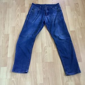 Mugsy Jeans 30x30.  Runs large.  Comfortable.